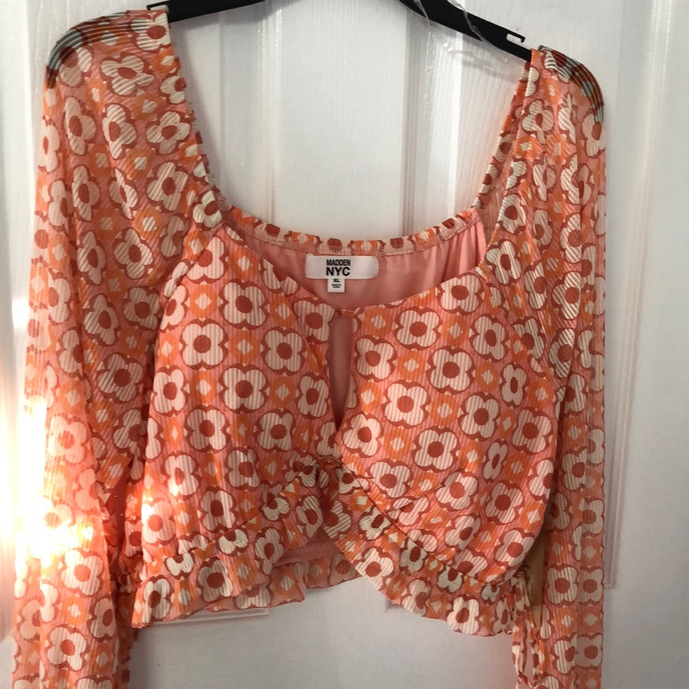New Keyhole Summer Top